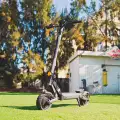 ausom-l2-max-dual-motor-e-scooter-2.webp